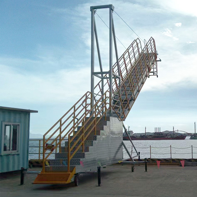 防爆電動登船梯